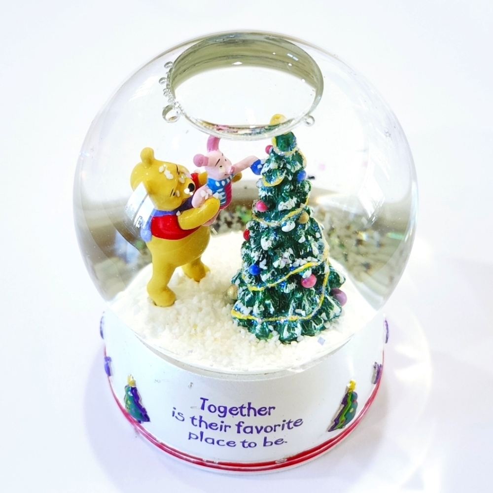 Winnie the Pooh & Piglet Together Christmas Snowglobe Disney Hallmark 06